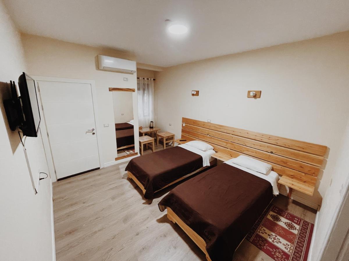 At Pikotiko'S - Korca City Rooms For Rent Exterior photo